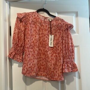 Flutter sleeves top